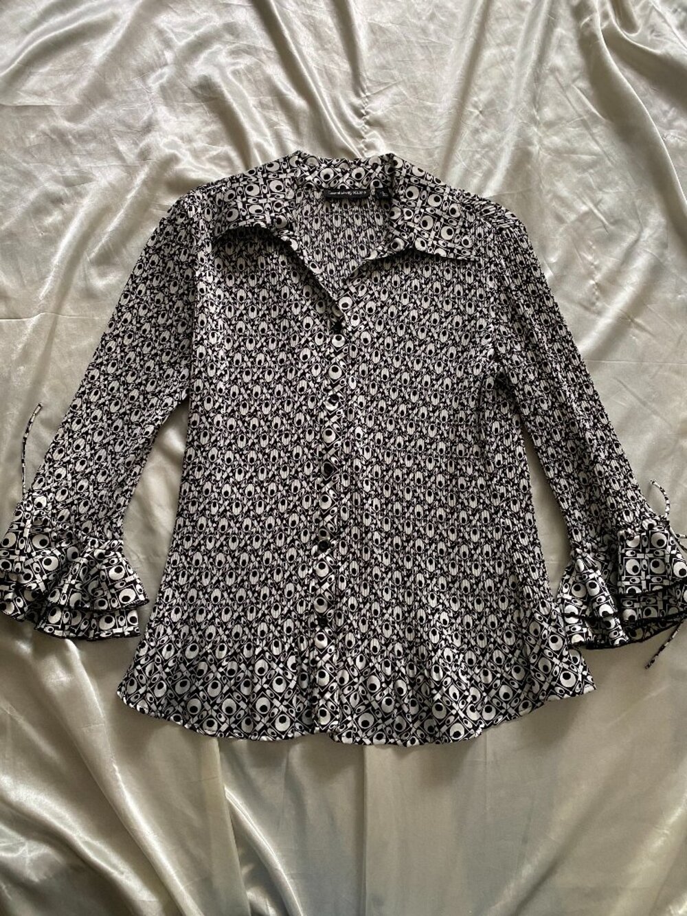 Vintage y2k Black White Polka Dot Pleated Bell Sleeve Psychedelic Small
